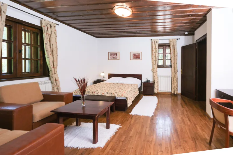 Hotel Ivanov Konak - Ivanova Korita, NP Lovćen