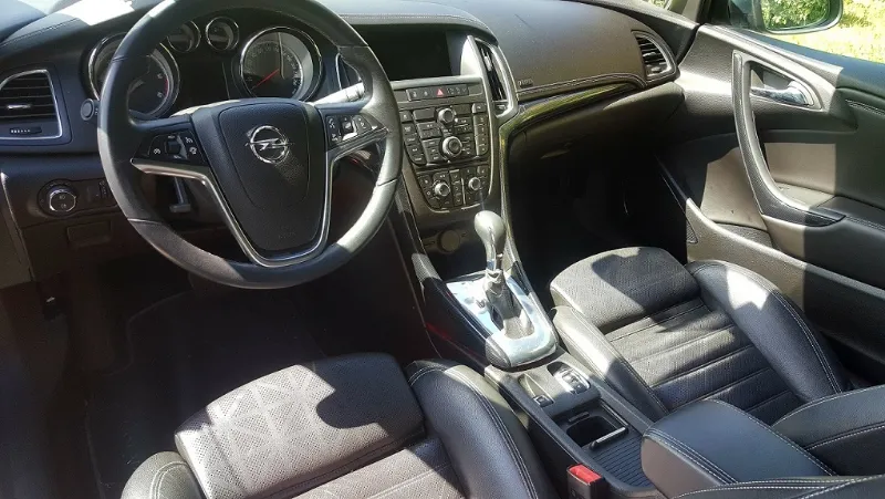Opel Cascada Cabrio